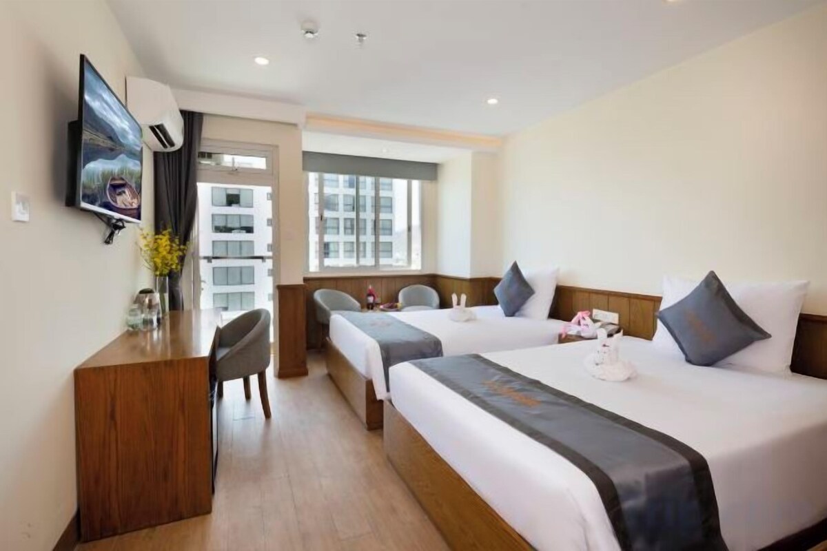 Minibar, in-room safe, desk, blackout drapes
