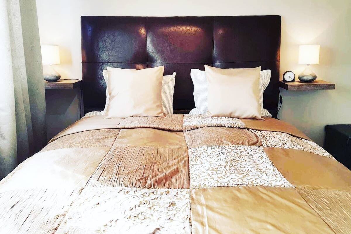 Deluxe Double Room | Free WiFi, bed sheets