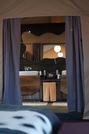 Standard Double or Twin Room | Bathroom sink