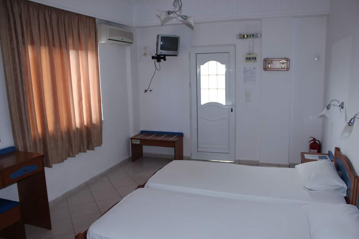 Classic Twin Room, Terrace | Laptop workspace, blackout drapes, free WiFi, bed sheets