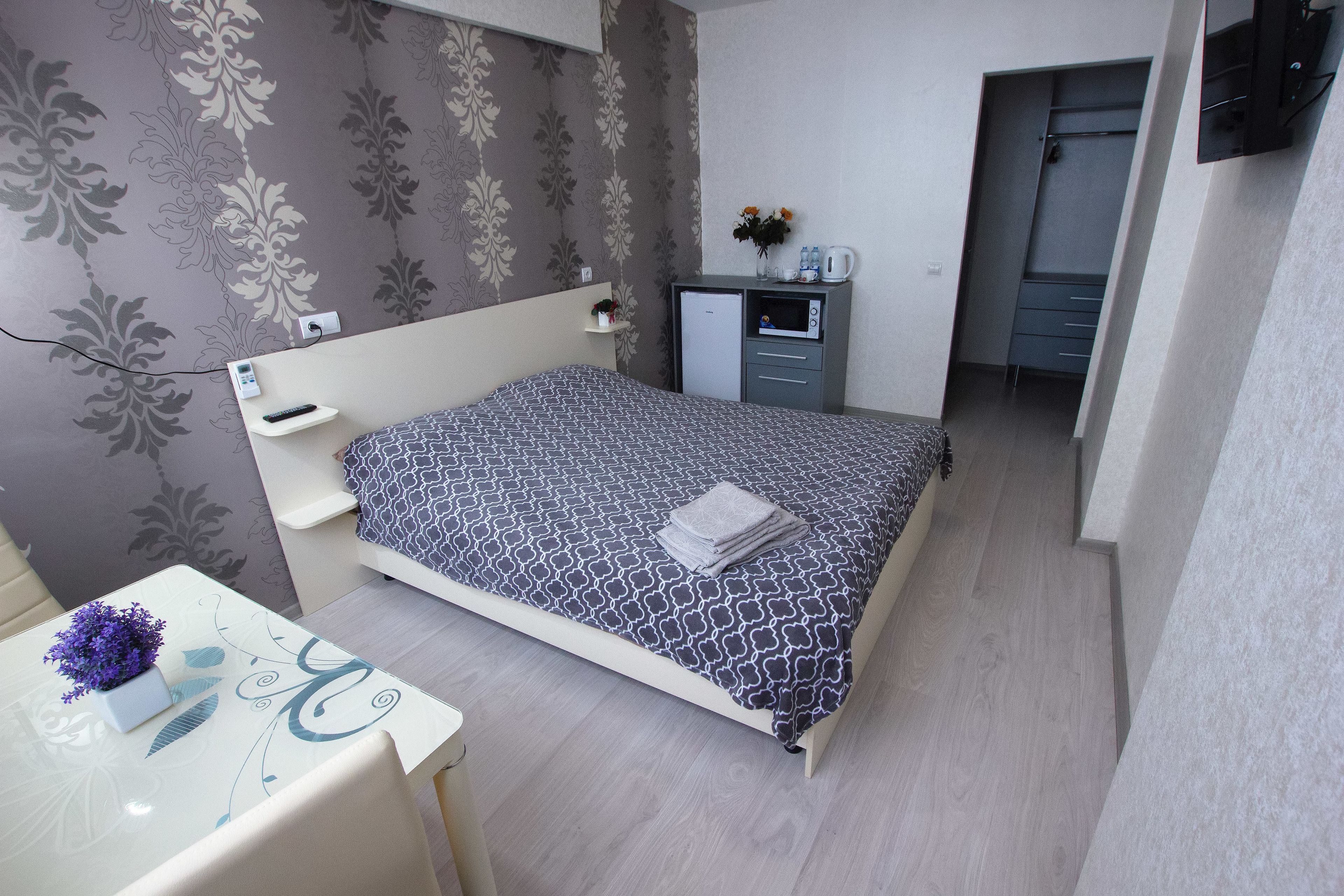 Standard Room | Premium bedding, down comforters, memory foam beds, in-room safe