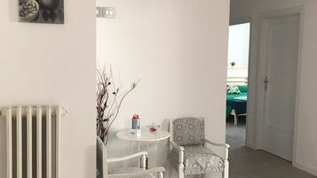 Coin salon dans le hall