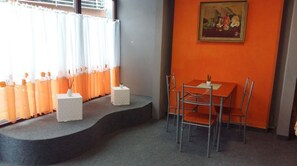 Free daily continental breakfast