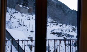 Double or Twin Room | Free cribs/infant beds, free WiFi, bed sheets - Hotel Eth Saueth (Naut Aran)