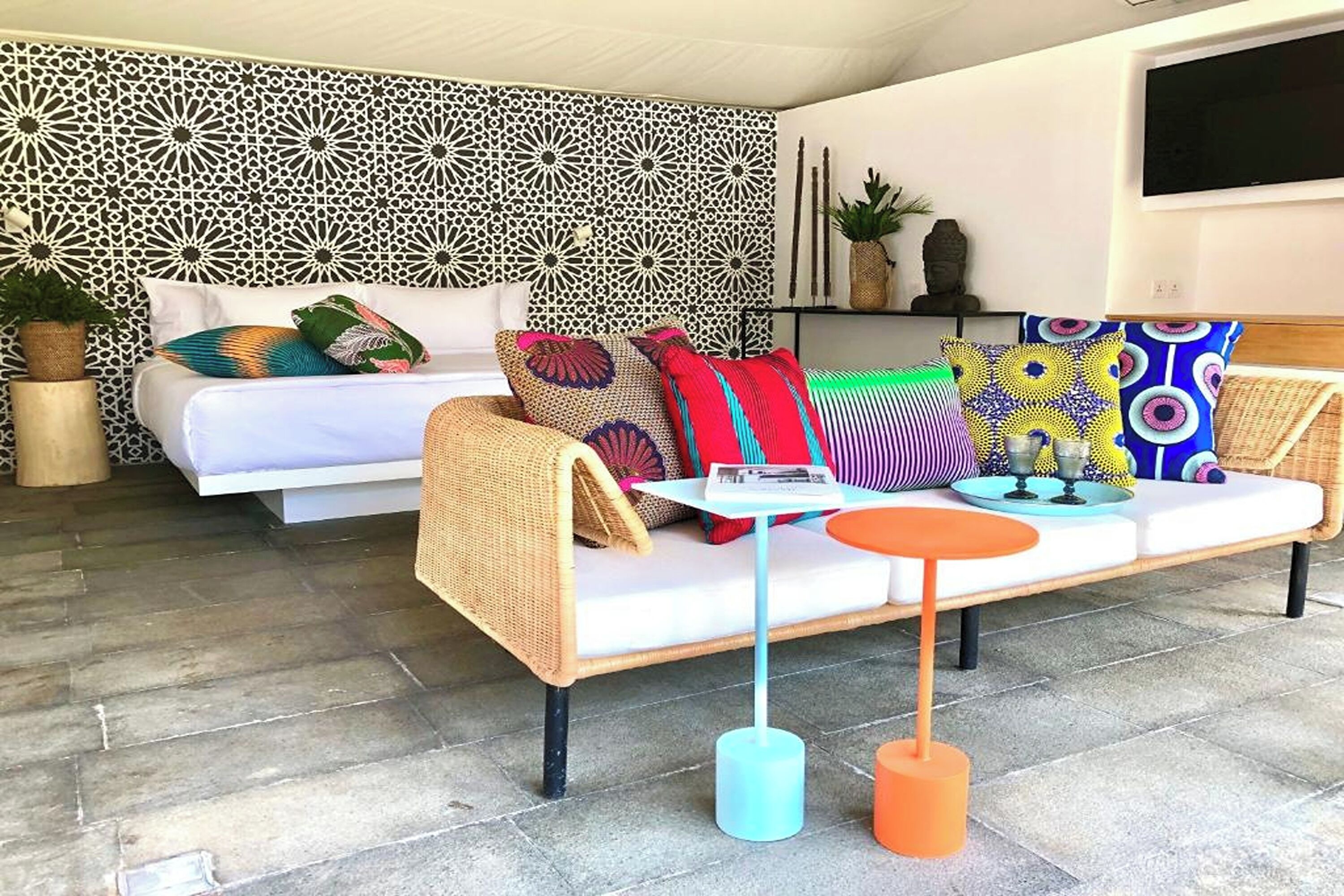 Mini-bar avec articles gratuits, coffres-forts dans les chambres, bureau