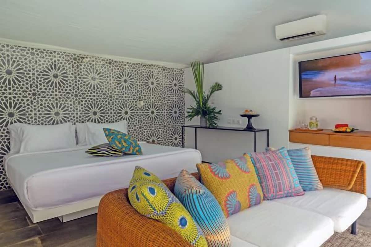 Free minibar items, in-room safe, desk, soundproofing