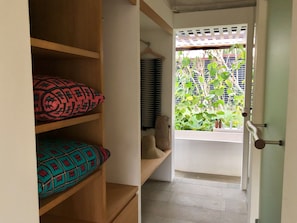 Separate tub and shower, rainfall showerhead, free toiletries