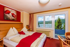 Habitación doble (A2A2) | Caja fuerte, cortinas opacas, wifi gratis y ropa de cama