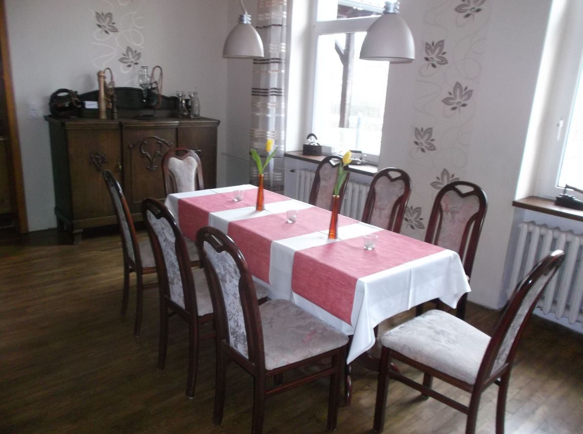 free daily cooked-to-order breakfast