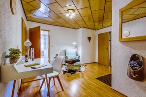 Deluxe Apartment, 1 Bedroom | Living area