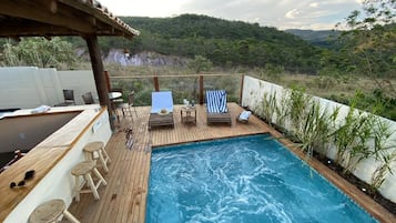 Flat-screen TV, Netflix