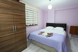 Economy Quadruple Room | Premium bedding, soundproofing, free WiFi, bed sheets - Yildiz Pansiyon (Amasra)