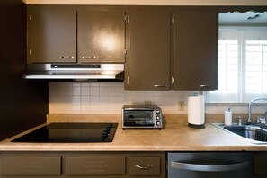 Ferienhaus (3 Bedrooms) | Eigene Küche | Kühlschrank, Mikrowelle, Ofen, Herdplatte