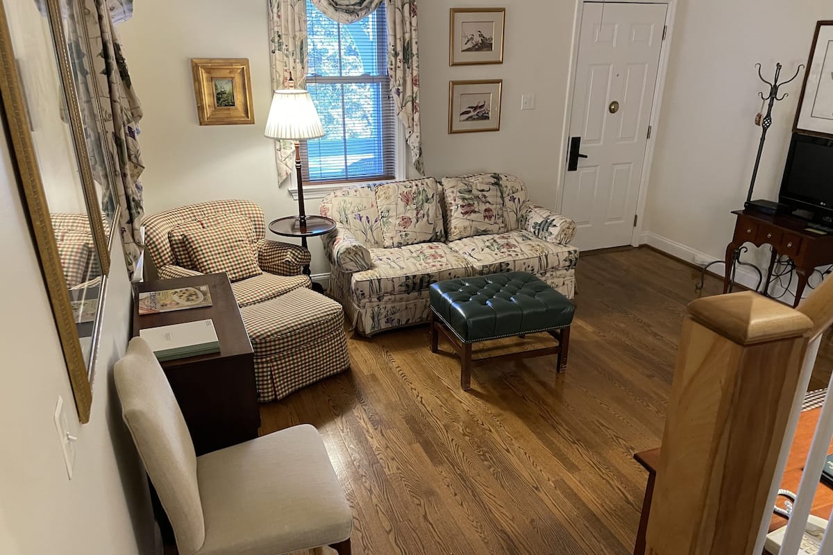 1 Bedroom Suite | Living area