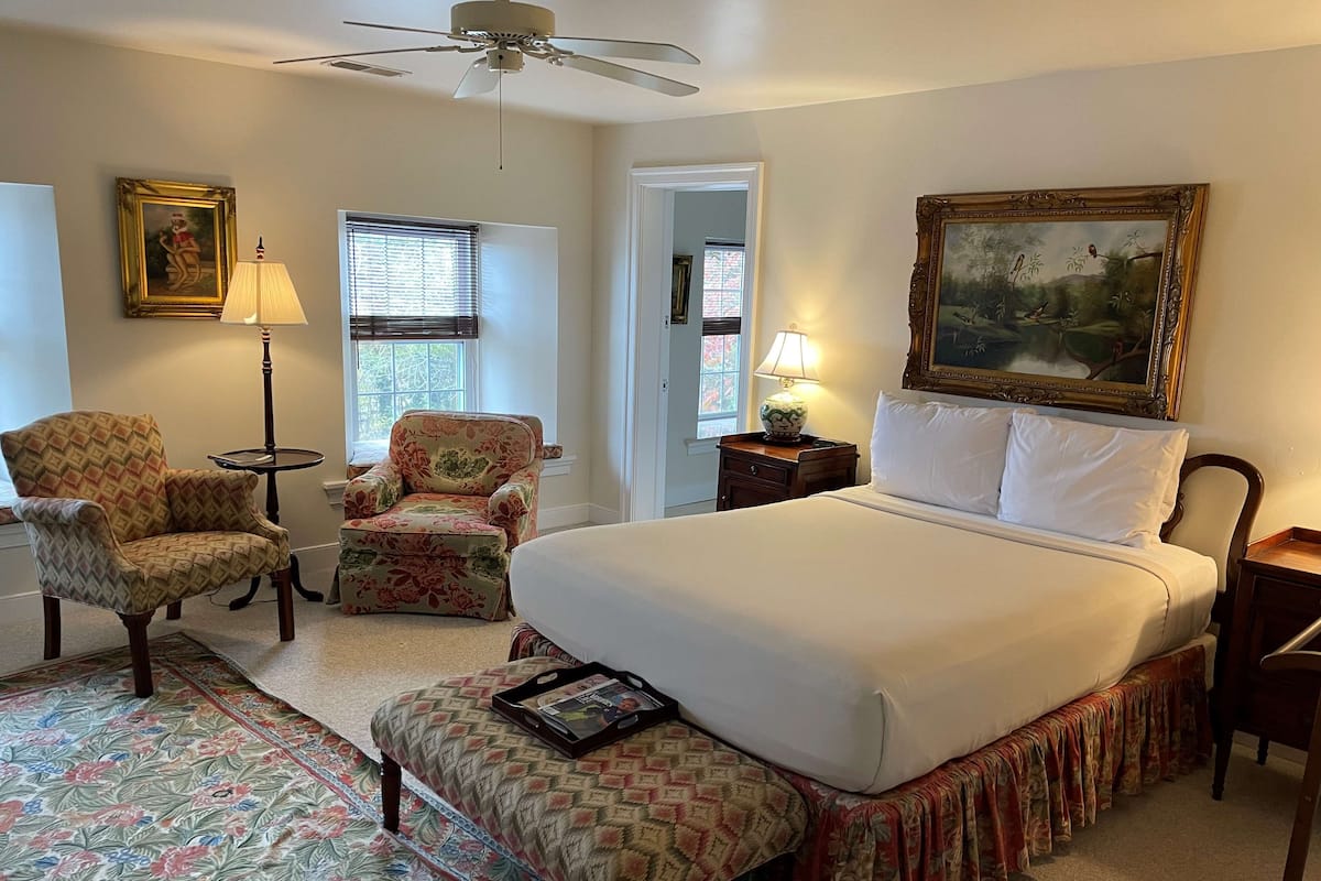 Classic Room | 2 bedrooms, in-room safe, individually decorated, individually furnished