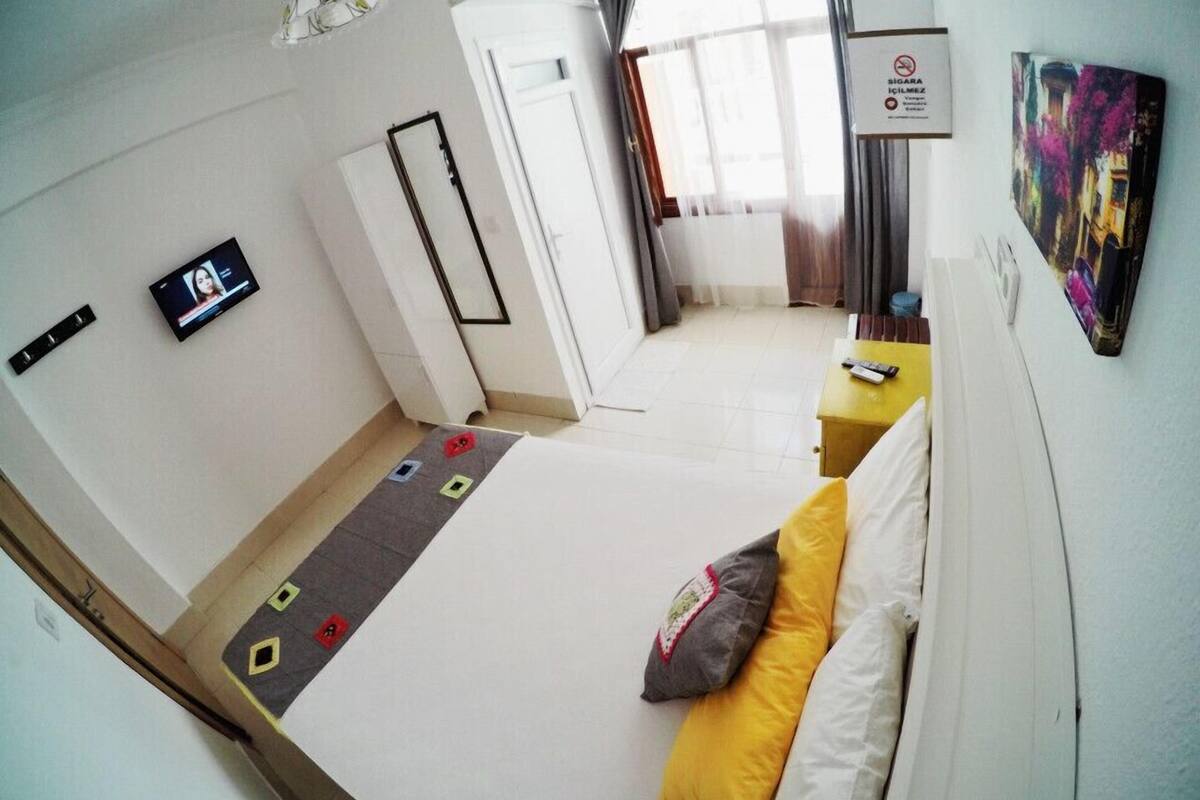 standard double or twin room | minibar, desk, blackout curtains, free wifi