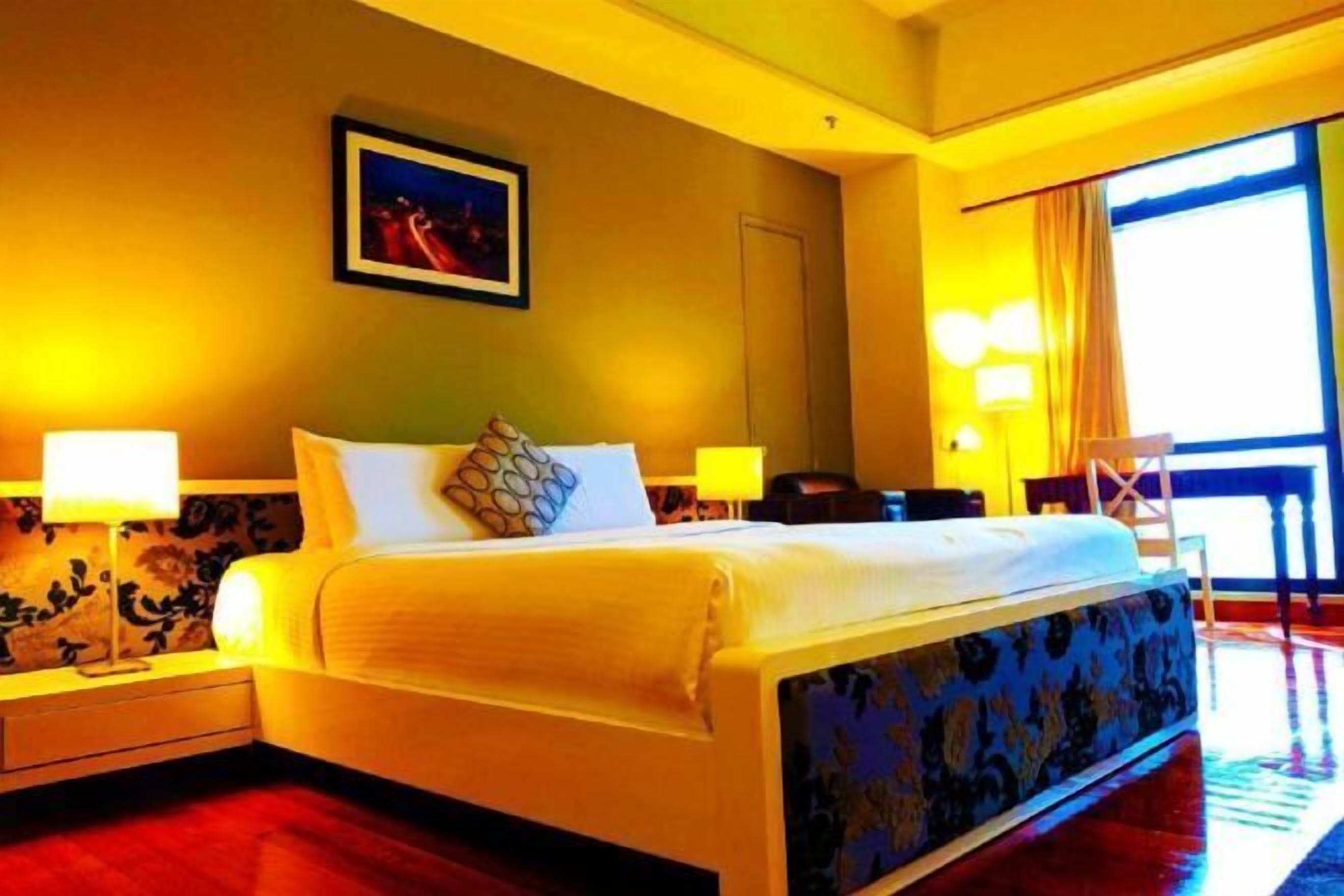 Zimmersafe, Schreibtisch, Bügeleisen/Bügelbrett, Babybetten