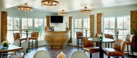 Bar-salon dans le hall