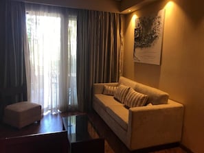Luxury Apartment | Langsir/tirai gelap terus, seterika/papan seterika, Wi-fi percuma