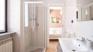 Double Room (Sofia) | Bathroom | Shower, free toiletries, hair dryer, bidet