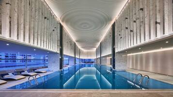 Indoor pool, sun loungers