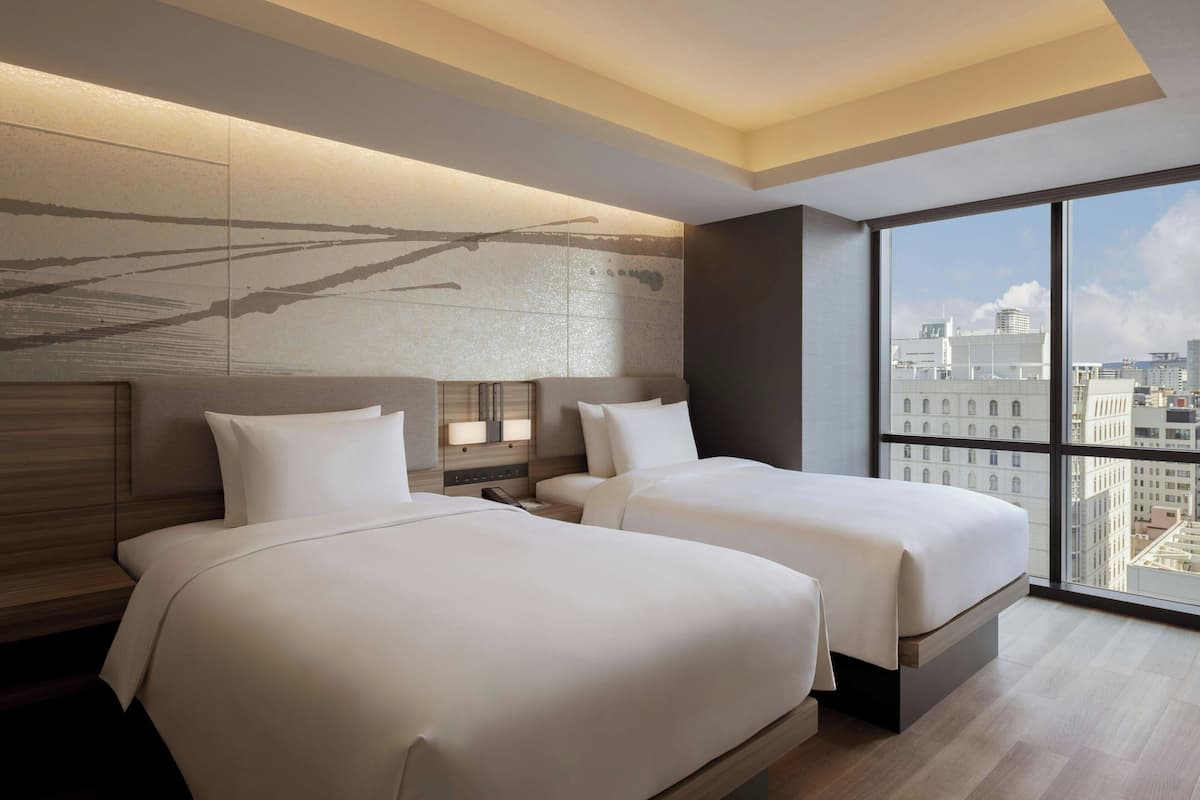 Suite, 2 Double Beds, Non Smoking, City View | 1 bedroom, pillowtop beds, in-room safe, desk