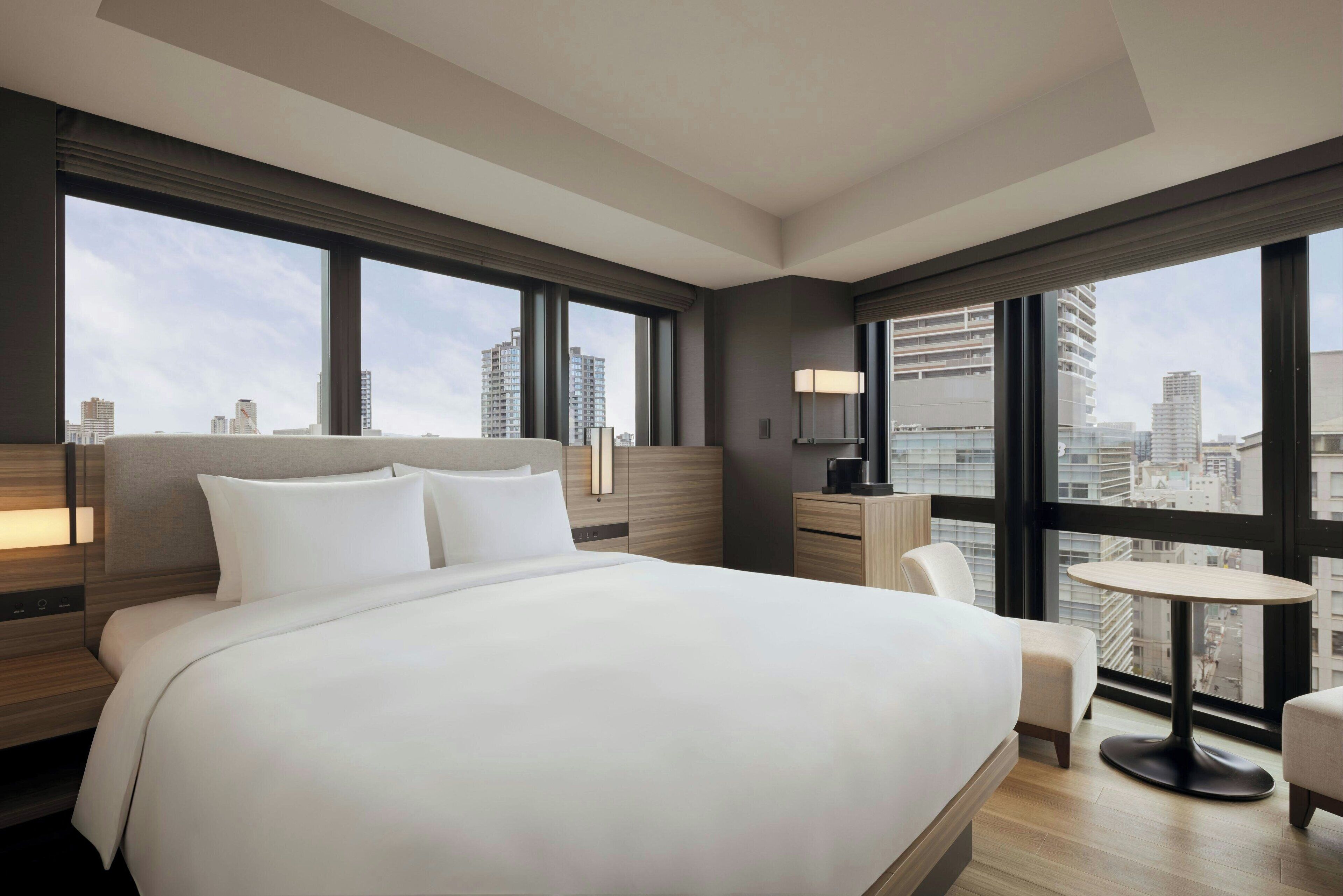 1 bedroom, pillow-top beds, in-room safe, desk