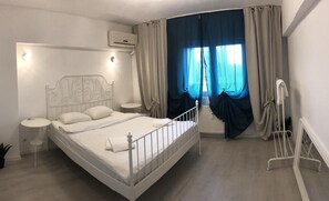 Iron/ironing board - Green Apartment No 59 (Bucharest)