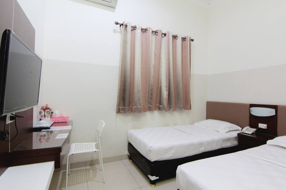 Standard Room | Free WiFi, bed sheets