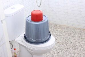 Bathroom - Wisma Tuluy (Pematangsiantar)