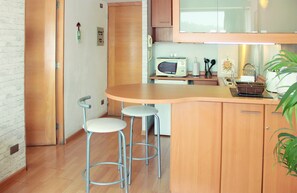 Standard Apartment, 1 Bedroom | Private kitchen | Fridge, oven, toaster, griddle - Senlis Appart (Santiago)