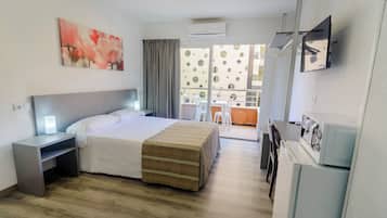 Minibar, blackout curtains, travel cot, free WiFi