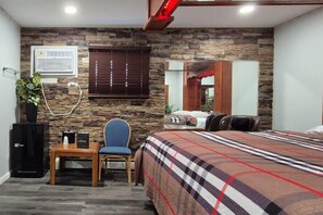 客房, 1 張特大雙人床, 非吸煙房, 按摩浴缸 | 埃及棉床單、高級寢具、書桌、遮光布/窗簾