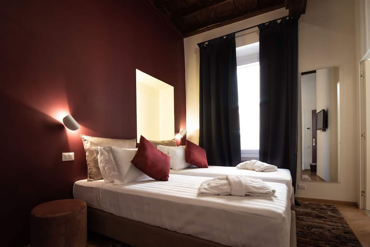 Chambre Double ou avec lits jumeaux | Literie de qualité supérieure, couette en duvet d'oie, surmatelas