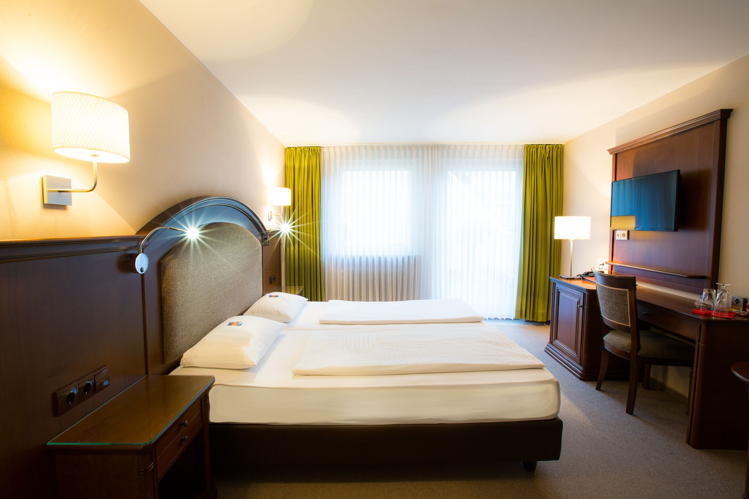 standard double room | hypo-allergenic bedding, desk, laptop workspace, blackout curtains