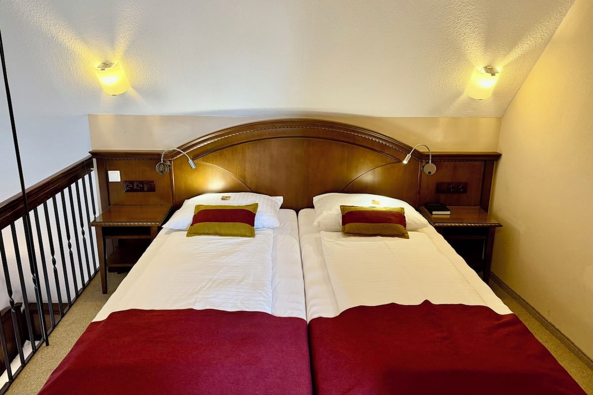 Comfort Suite | Hypo-allergenic bedding, minibar, desk, laptop workspace