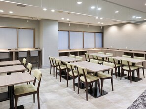 Desayuno buffet (JPY 1540 por persona)