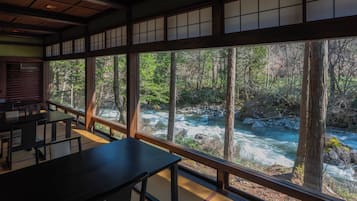 Comida en el ryokan