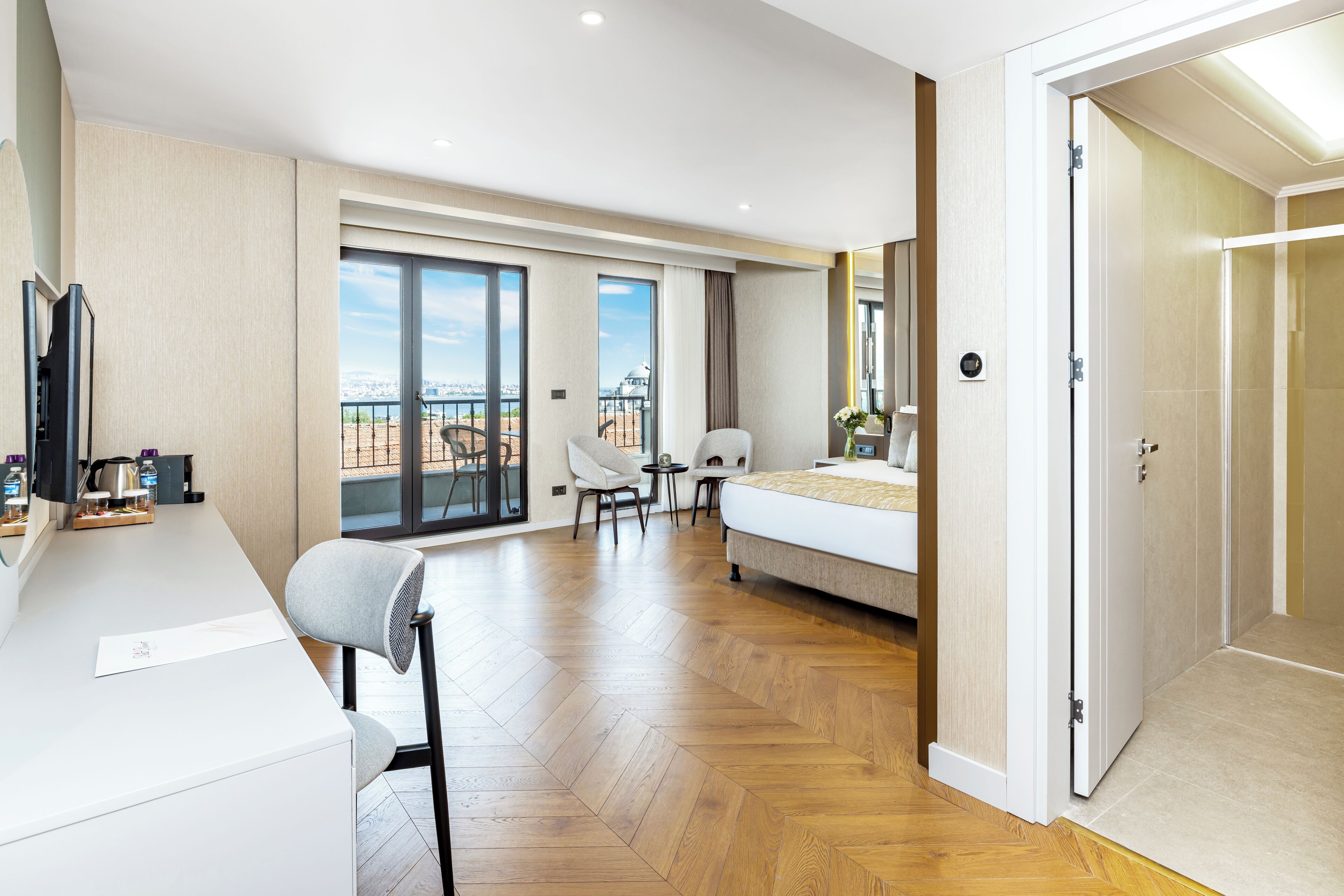 deluxe suite, terrace | 1 bedroom, premium bedding, free minibar items, in-room safe