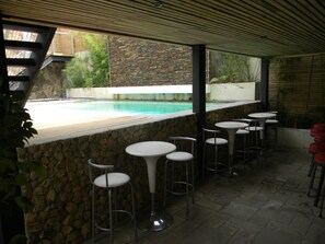Poolside bar