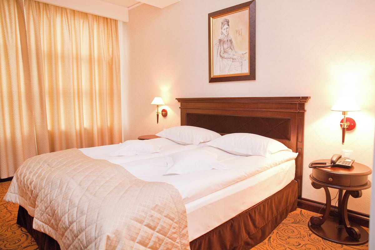 1 bedroom, memory foam beds, minibar, in-room safe