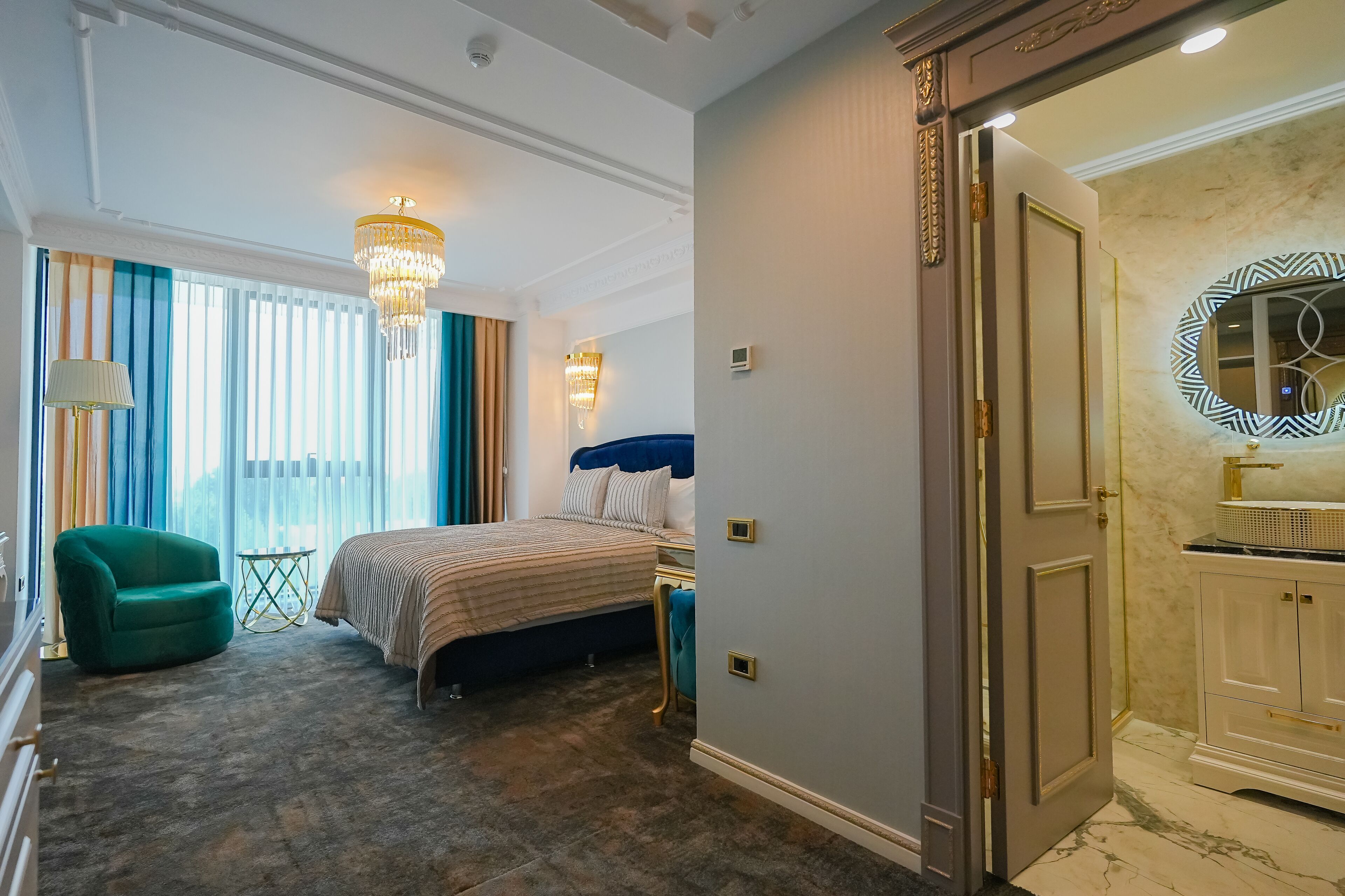 Chambre Double | Minibar, coffres-forts dans les chambres, bureau, rideaux occultants