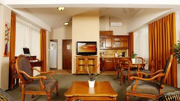 1 bedroom, in-room safe, desk, iron/ironing board