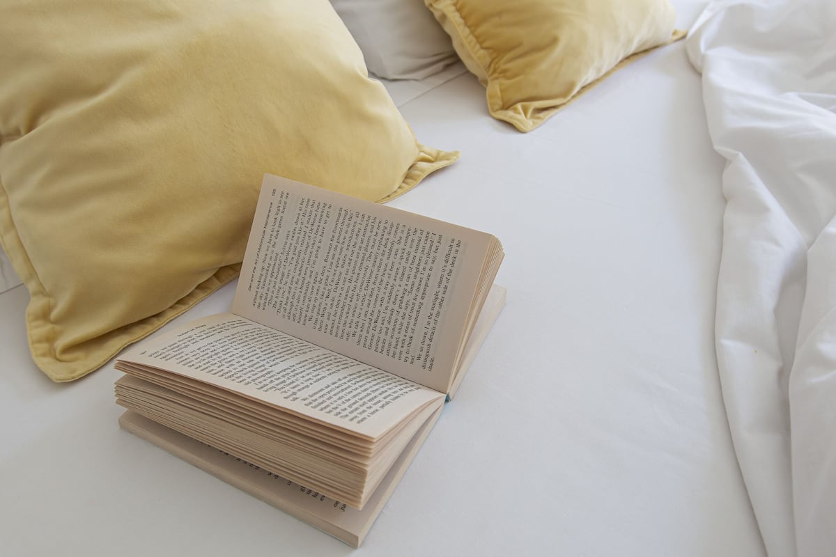 Habitación individual | Camas Select Comfort, caja de seguridad en la habitación y escritorio