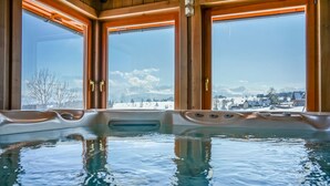 室內 SPA 浴池