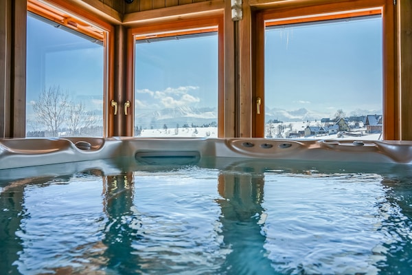 Indoor spa tub