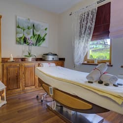 Bain à remous, hammam, soins corporels, soins d'aromathérapie