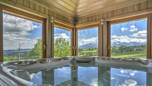 室內 SPA 浴池