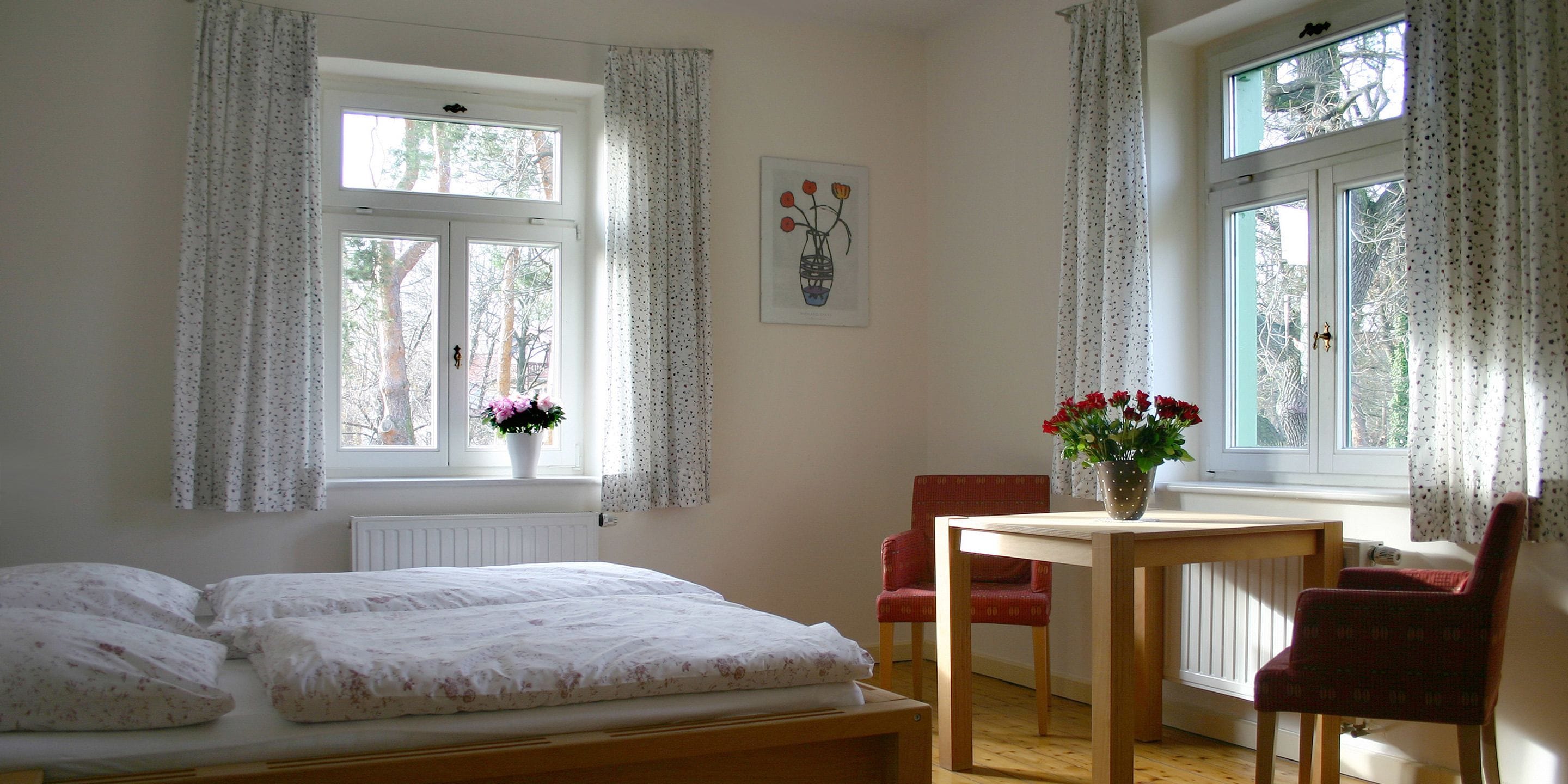 apartment | hypo-allergenic bedding, select comfort beds, minibar