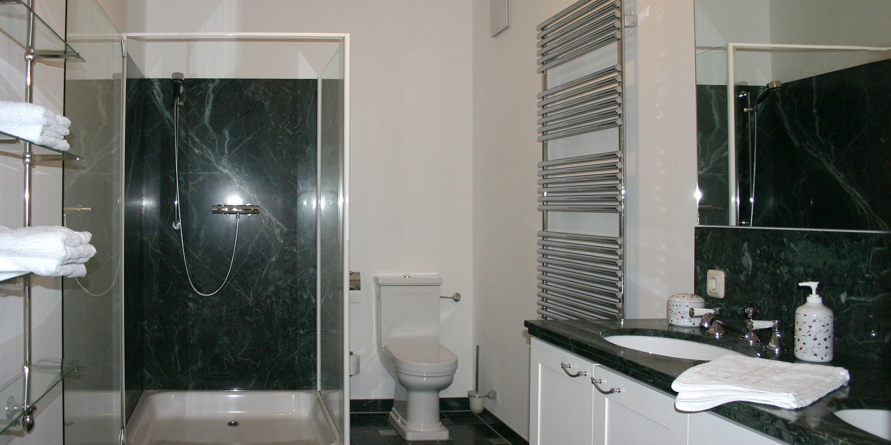 apartment | bathroom | free toiletries, hair dryer, towels